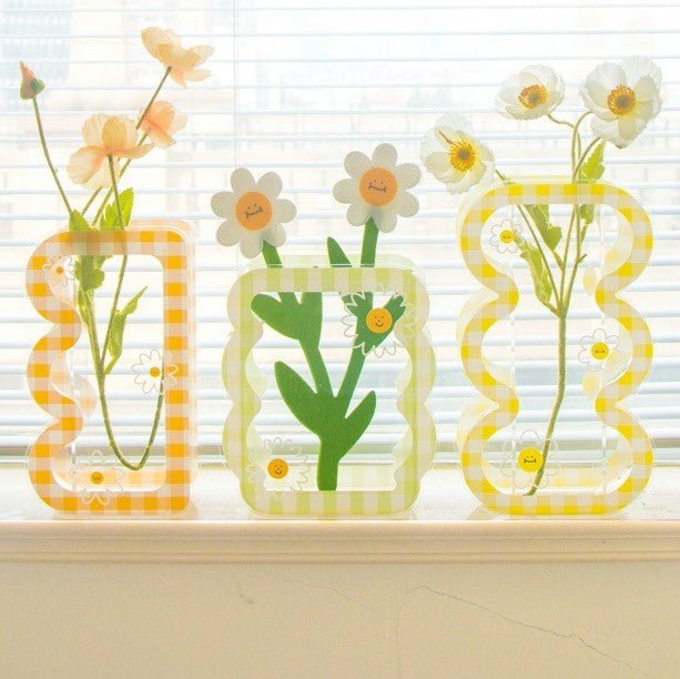 Plaid Wavy Acrylic Vase