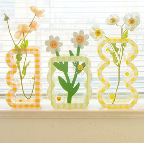 Plaid Wavy Acrylic Vase